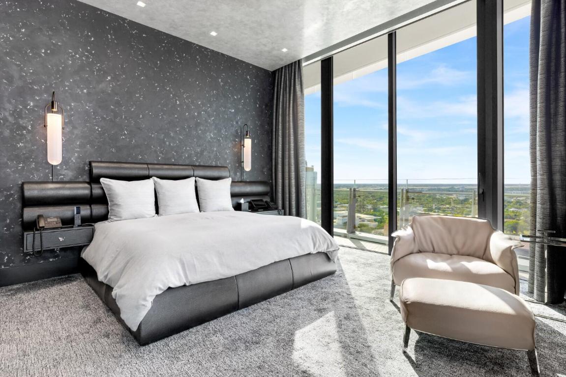 1100 S Flagler #2401/2402 West Palm Beach, FL 33401