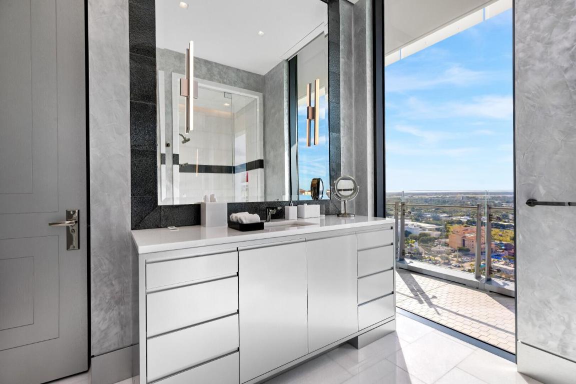 1100 S Flagler #2401/2402 West Palm Beach, FL 33401