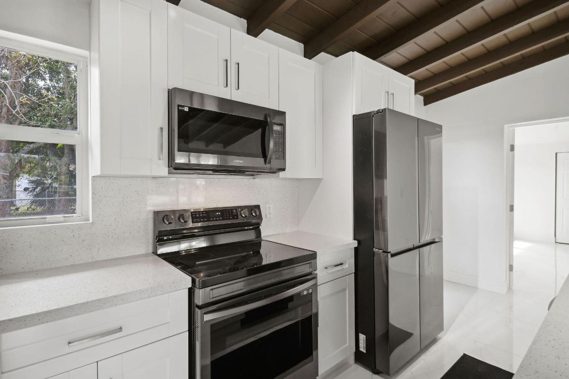 1530 NW 18th Fort Lauderdale, FL 33311