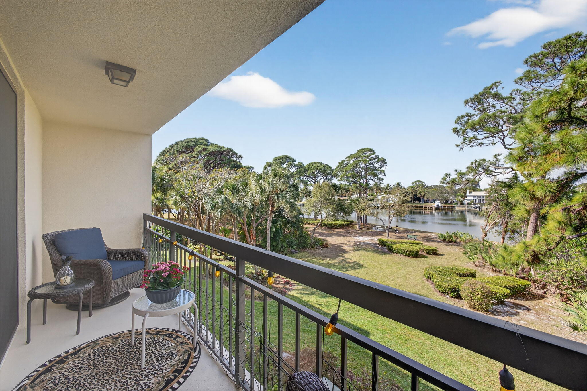 1901 Marina Isle #304 Jupiter, FL 33477