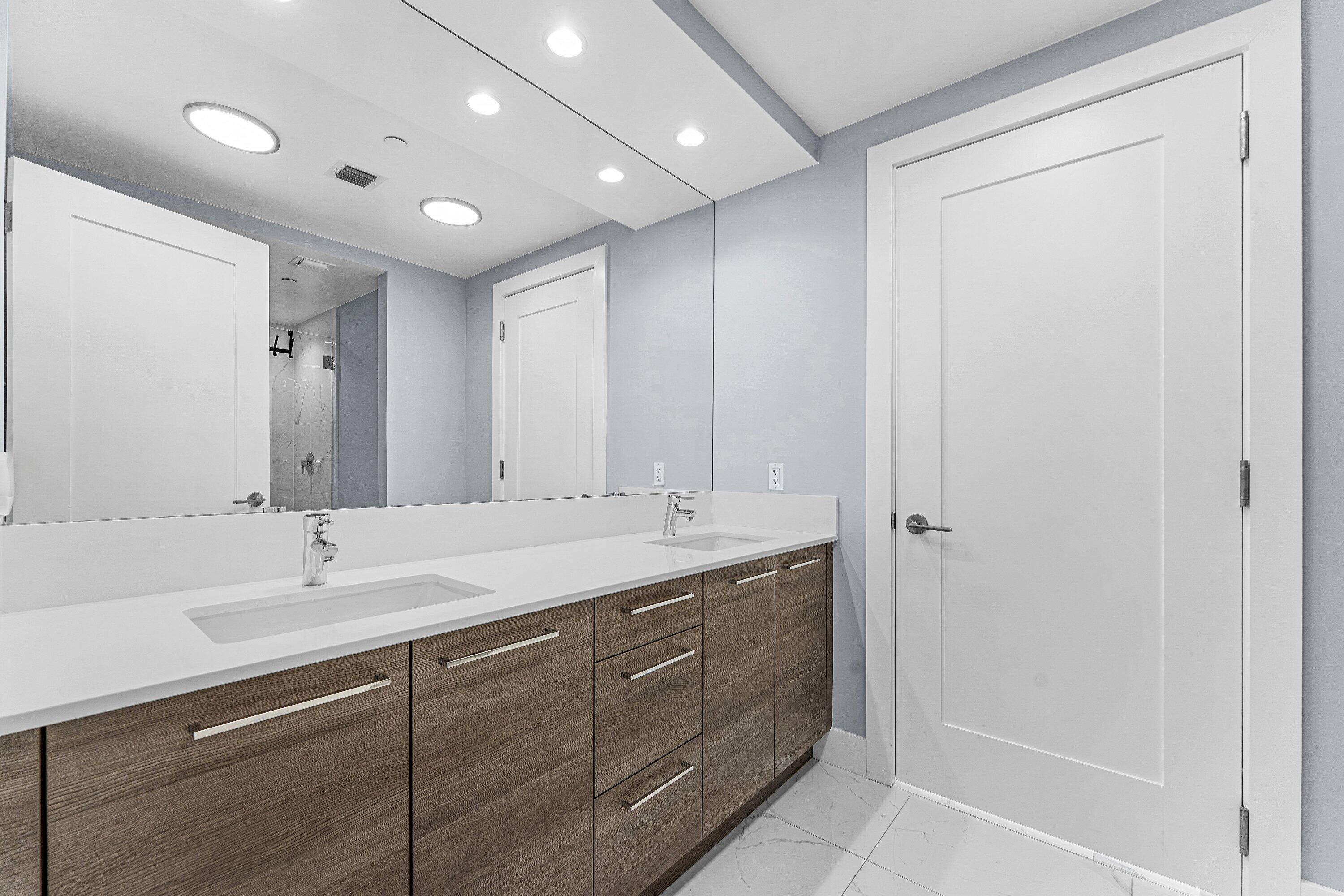 100 E Las Olas #3001 Fort Lauderdale, FL 33301