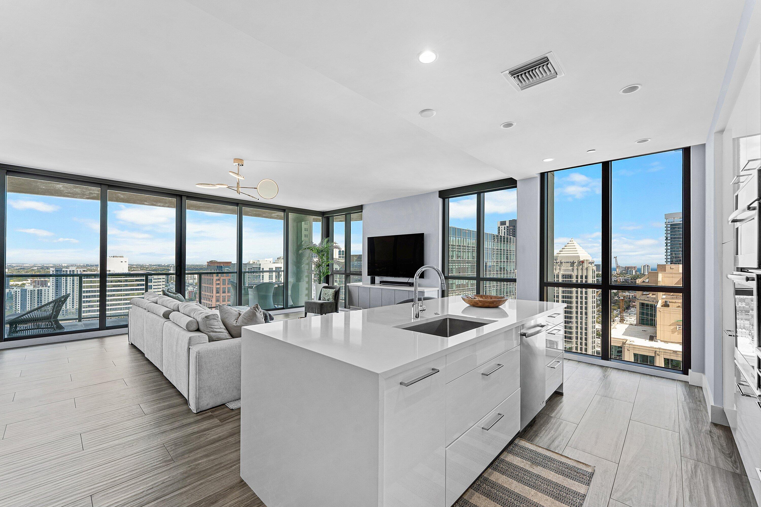 100 E Las Olas #3001 Fort Lauderdale, FL 33301