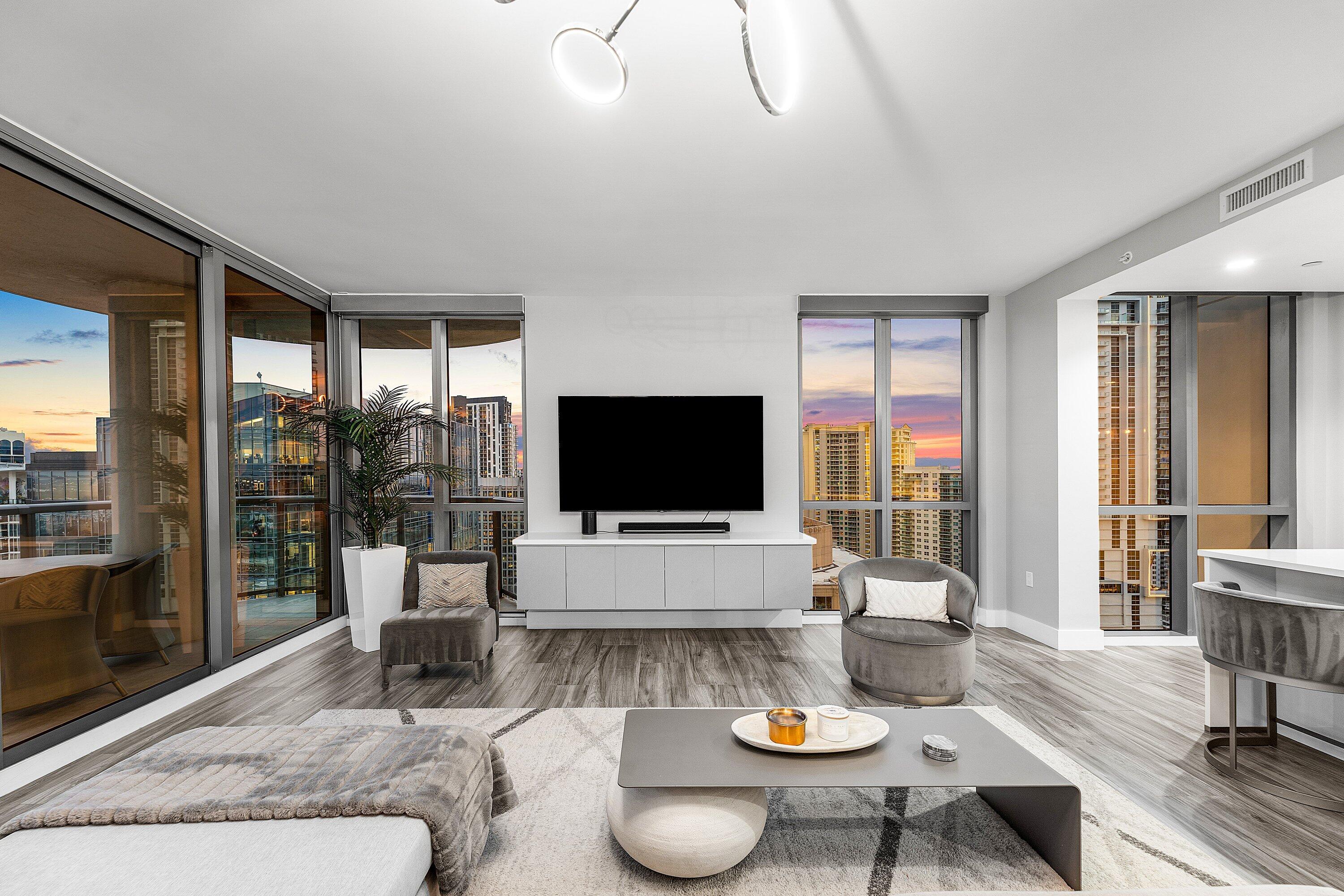 100 E Las Olas #3001 Fort Lauderdale, FL 33301