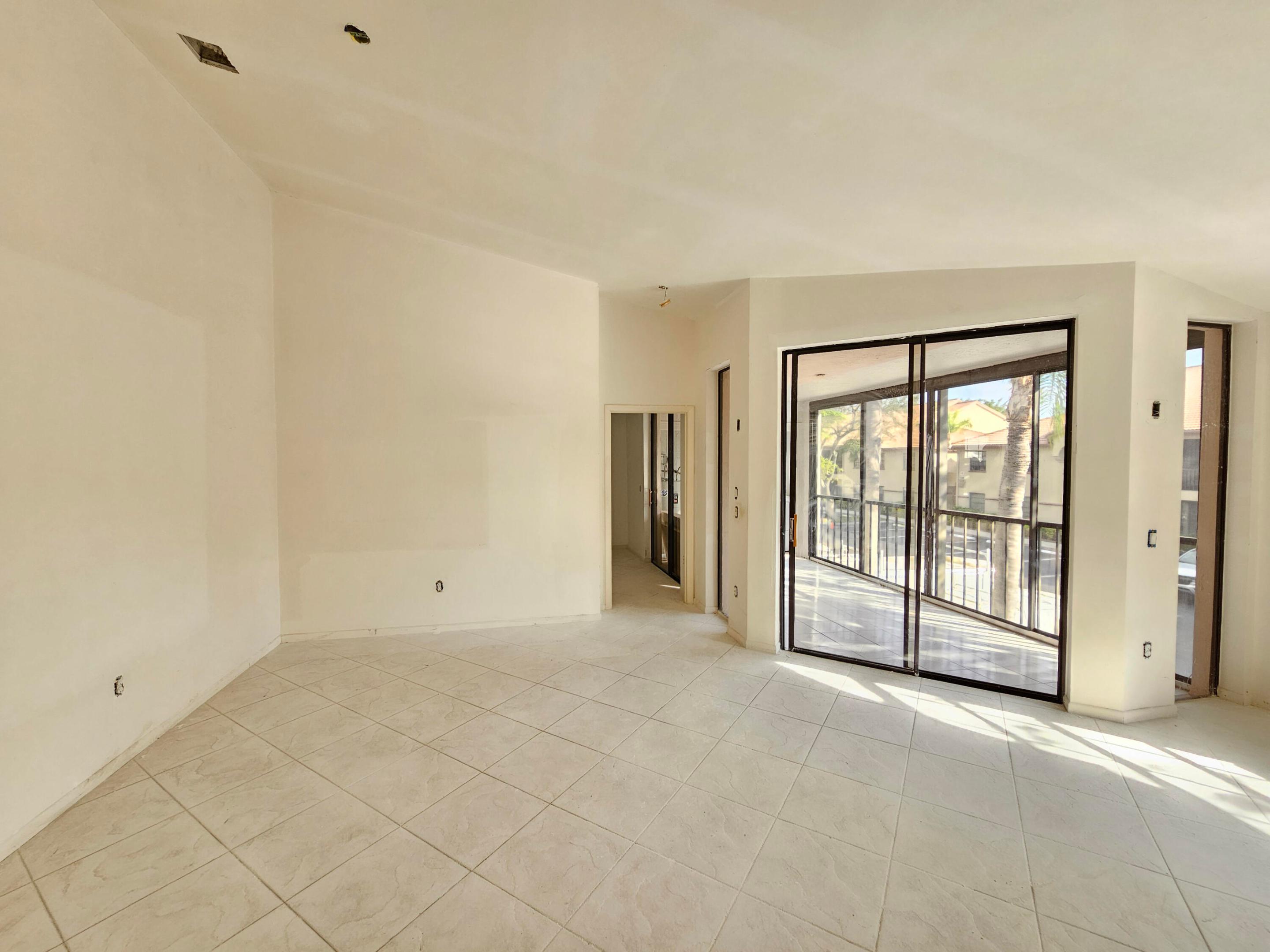 5235 Europa #O Boynton Beach, FL 33437