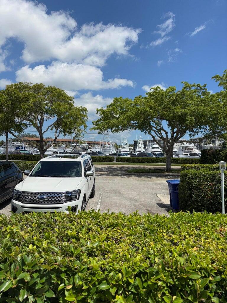 118 Yacht Clb #1 North Palm Beach, FL 33408