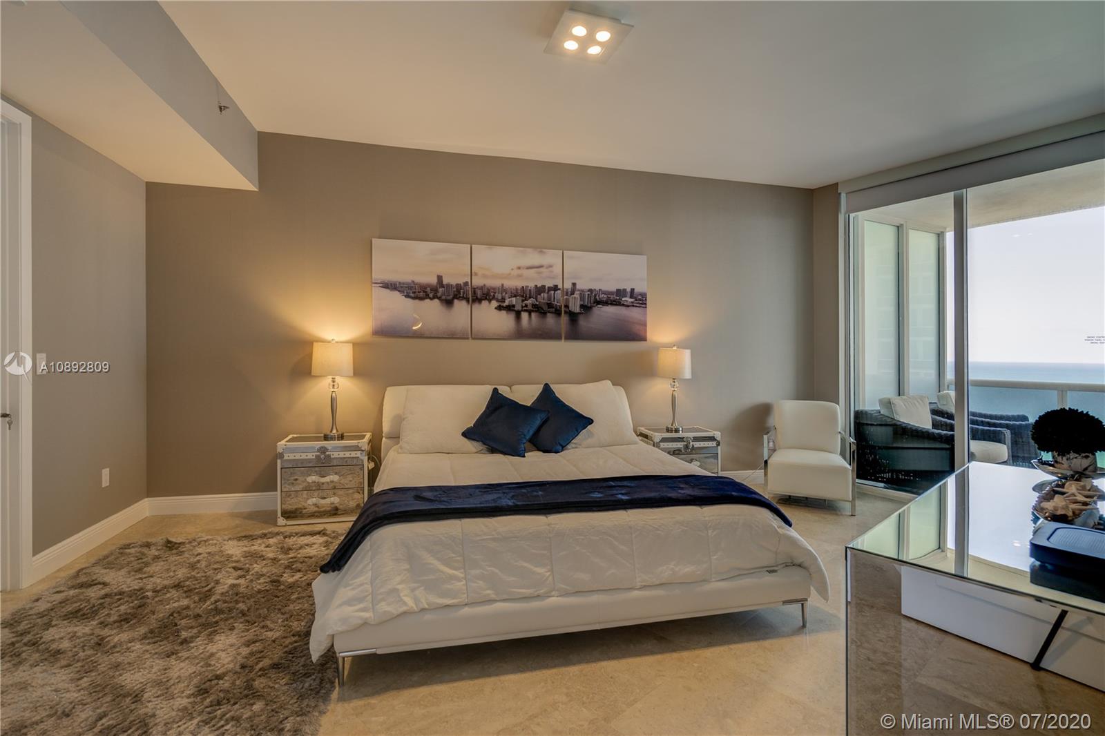 image Trump Towers I15