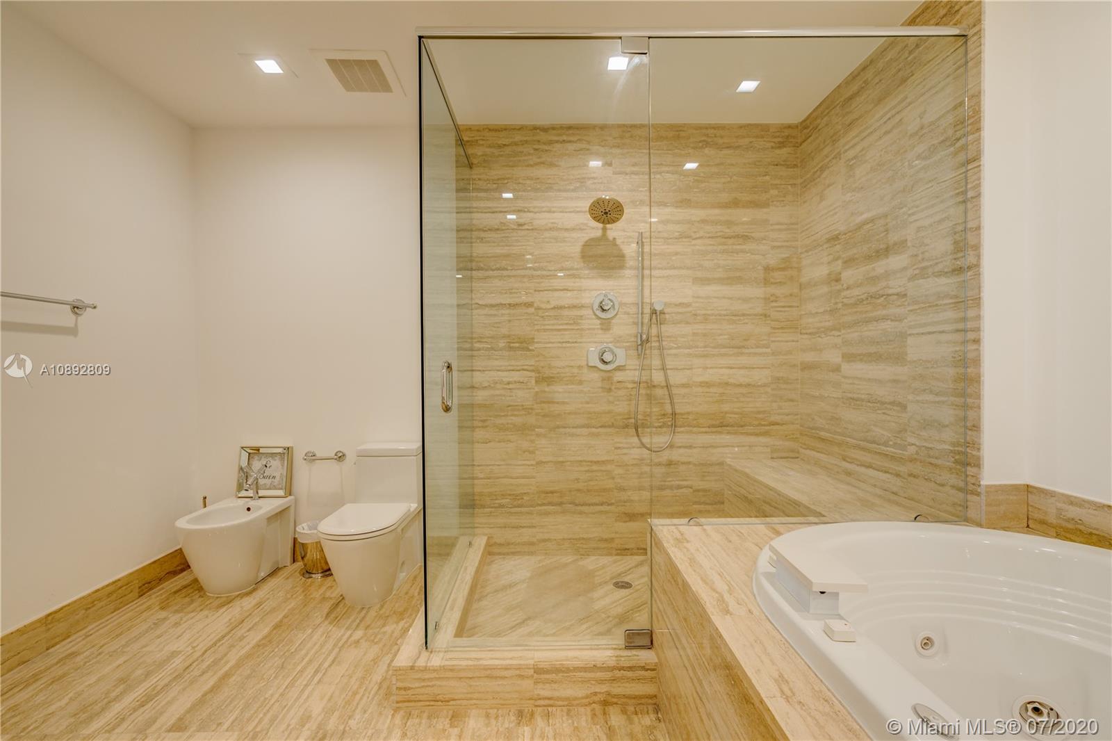 image Trump Towers I22