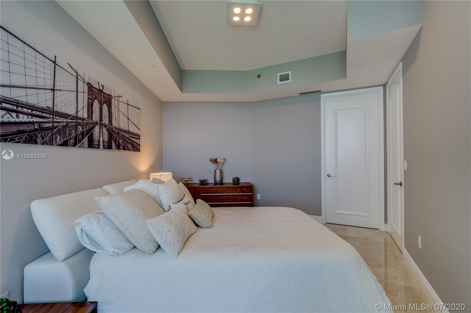 image Trump Towers I24