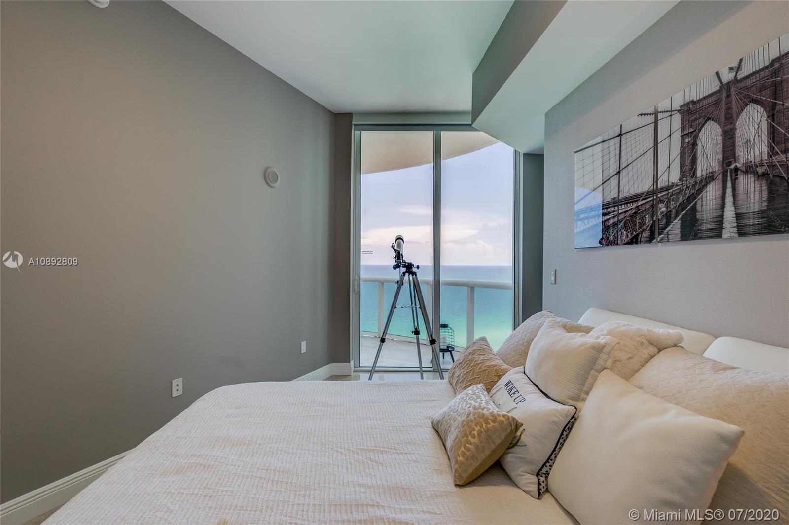 image Trump Towers I25