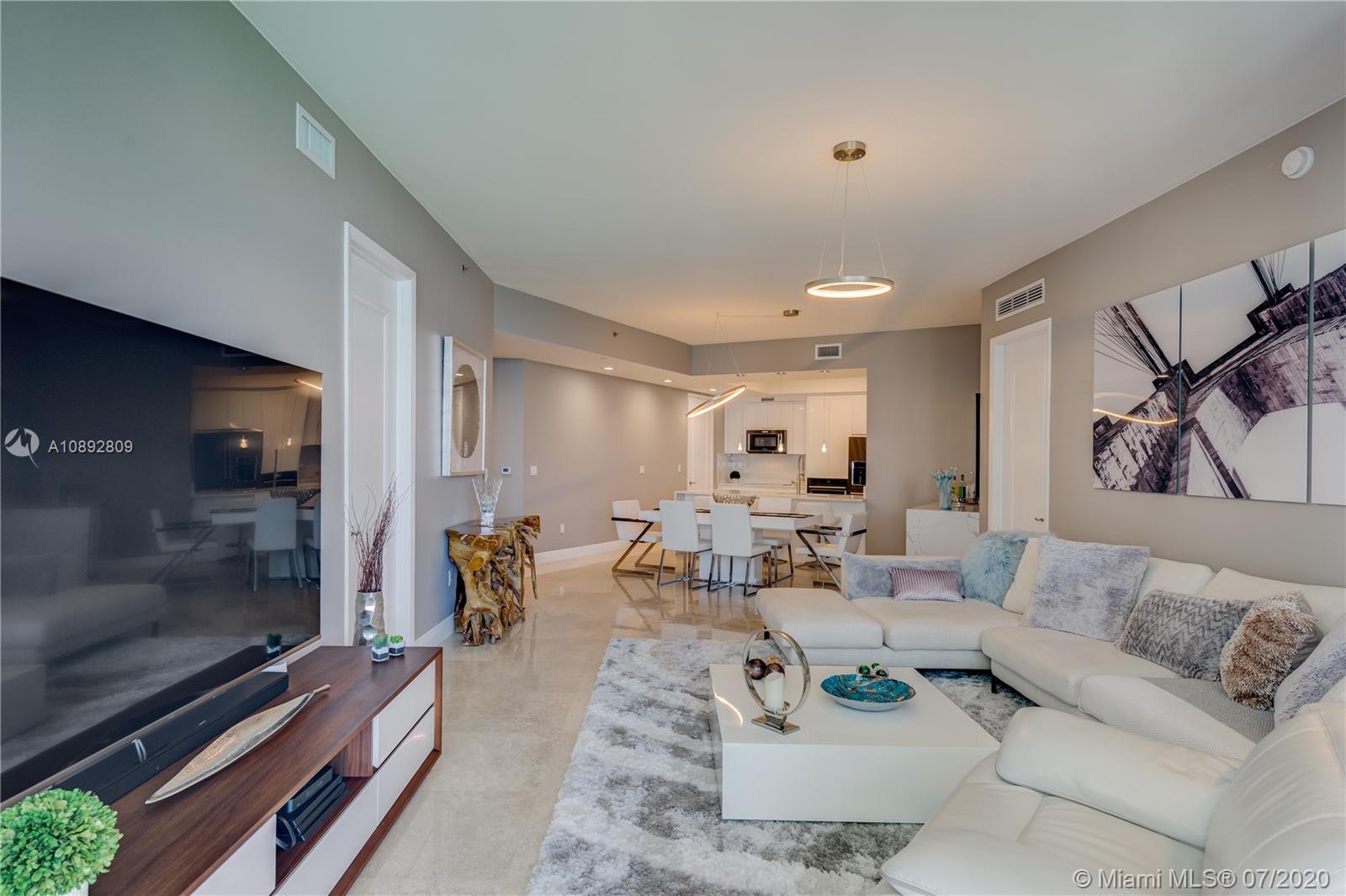 image Trump Towers I6