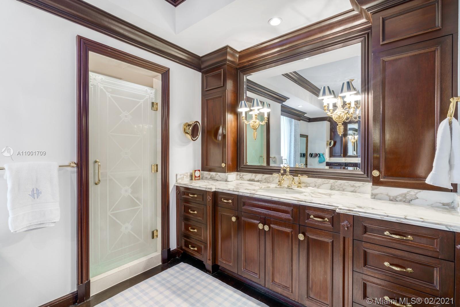 60 Edgewater Dr #7A Coral Gables, FL 33133