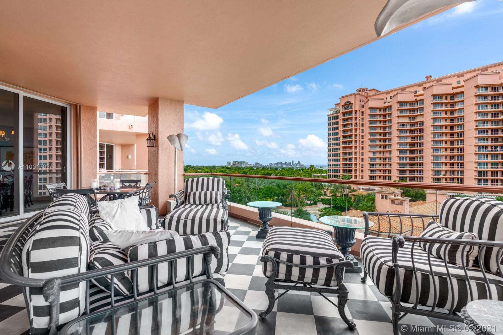 60 Edgewater Dr #7A Coral Gables, FL 33133