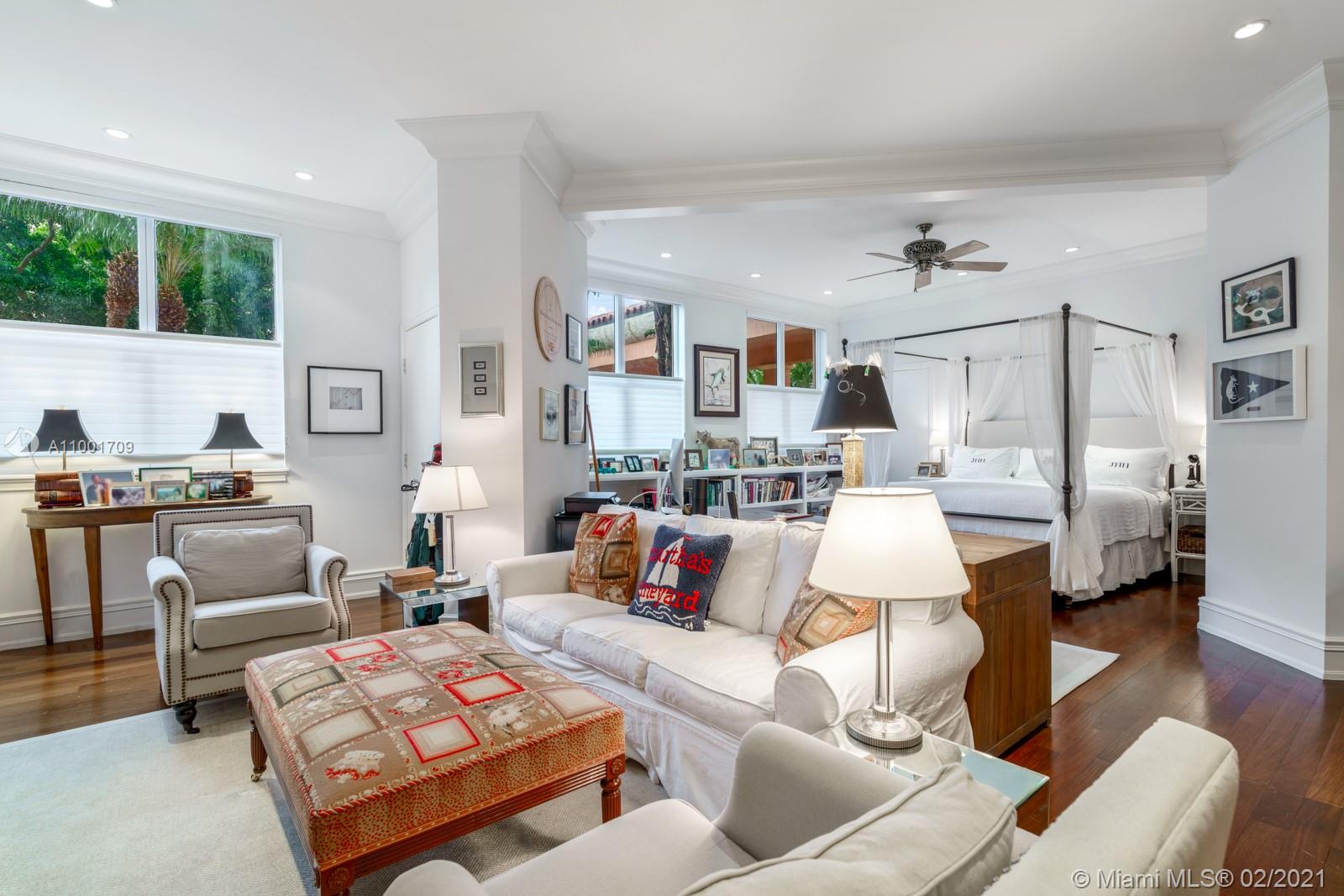 60 Edgewater Dr #7A Coral Gables, FL 33133