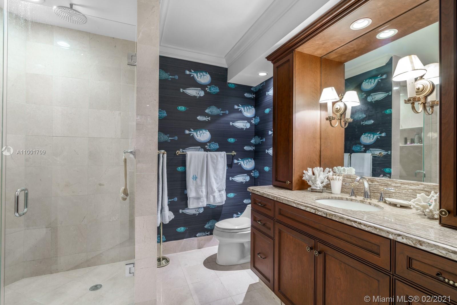 60 Edgewater Dr #7A Coral Gables, FL 33133