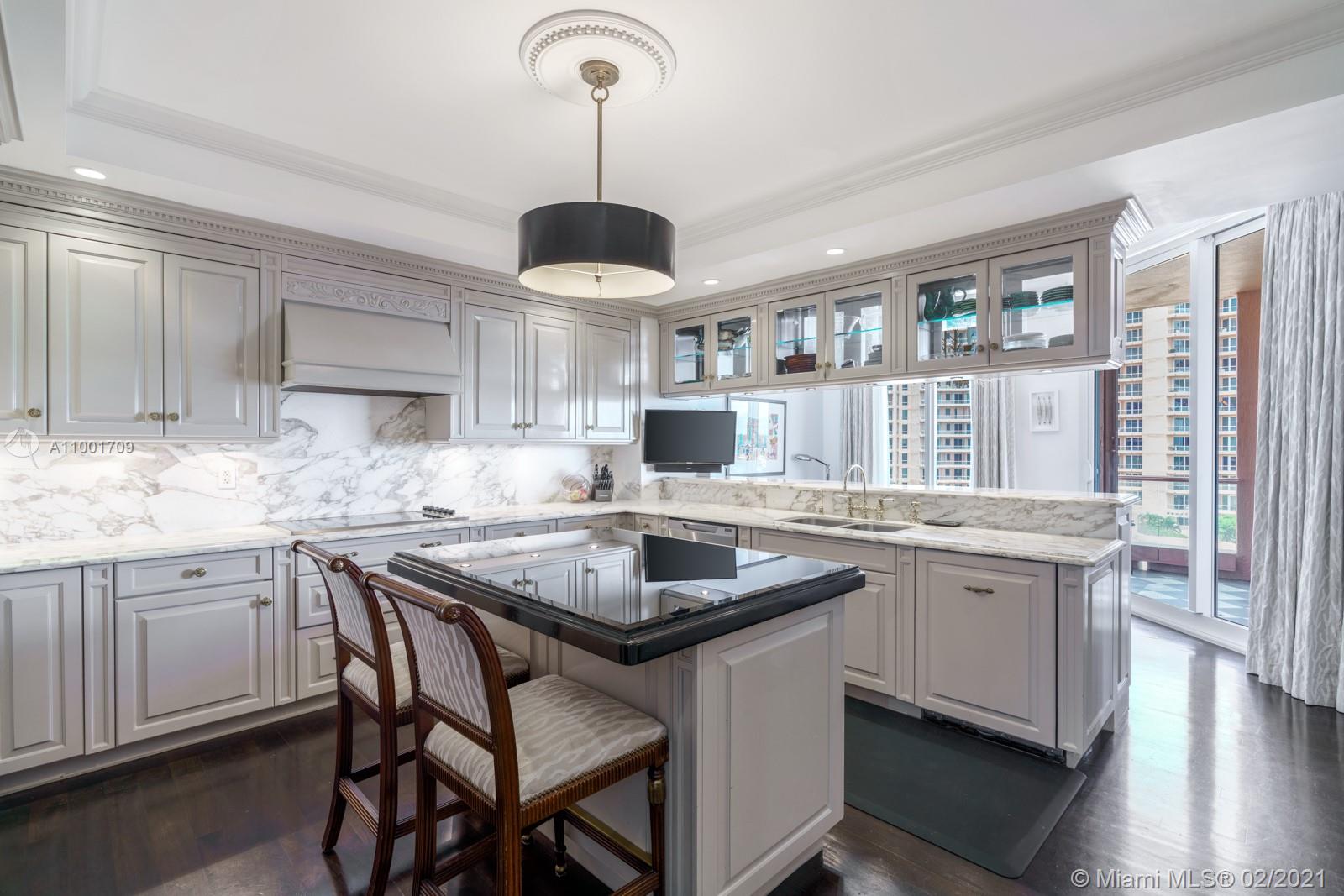 60 Edgewater Dr #7A Coral Gables, FL 33133