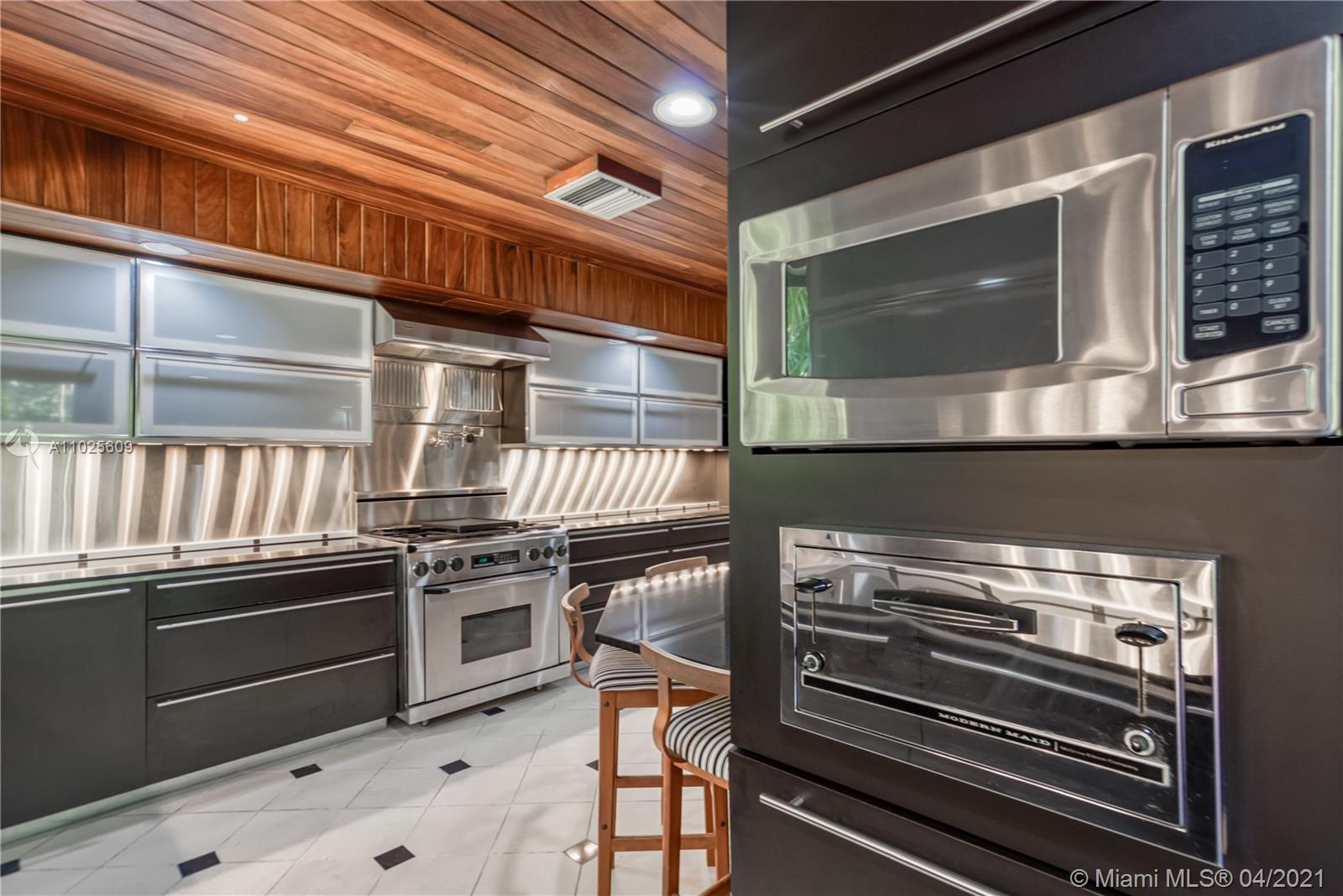 4141 La Playa Blvd Miami, FL 33133