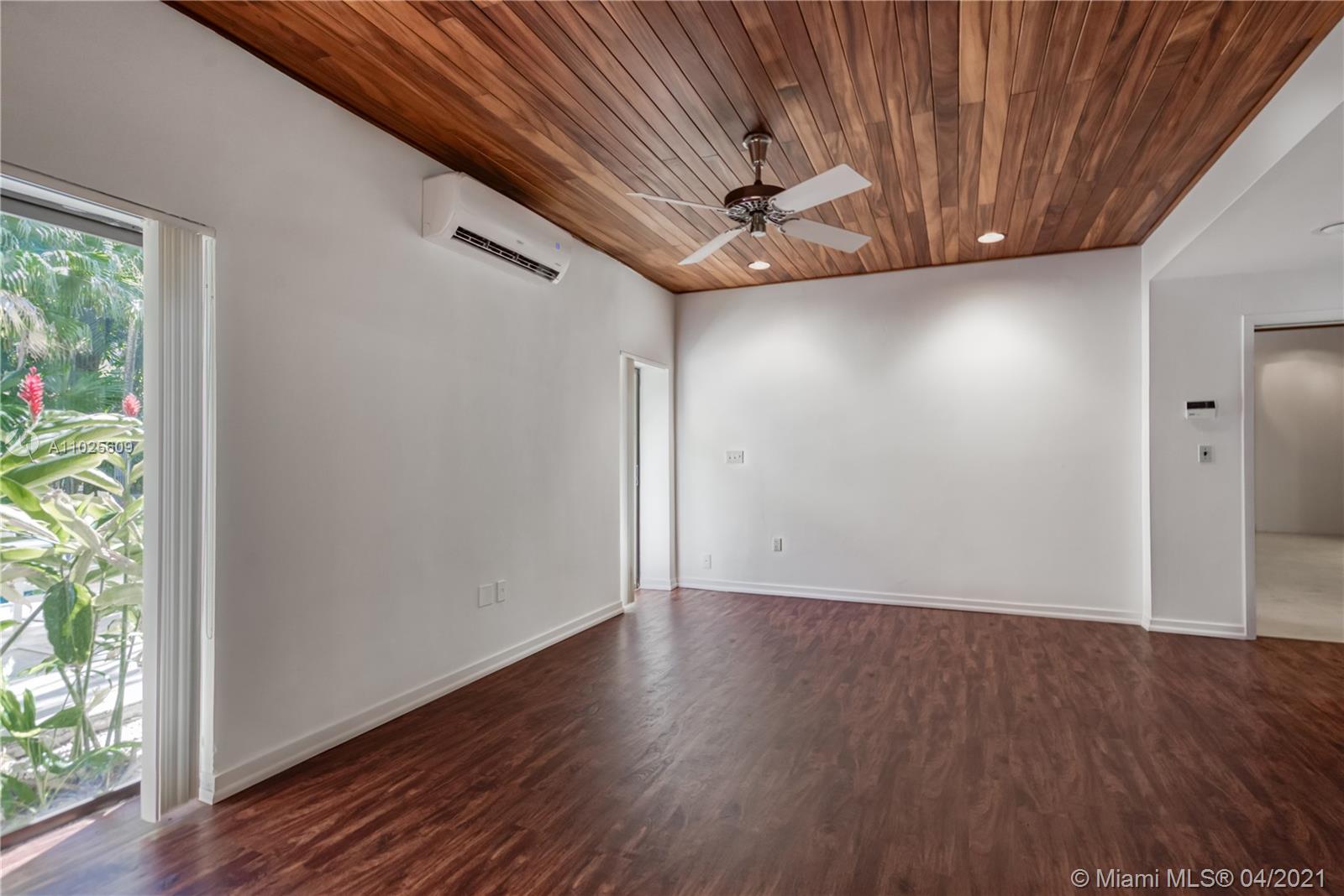 4141 La Playa Blvd Miami, FL 33133