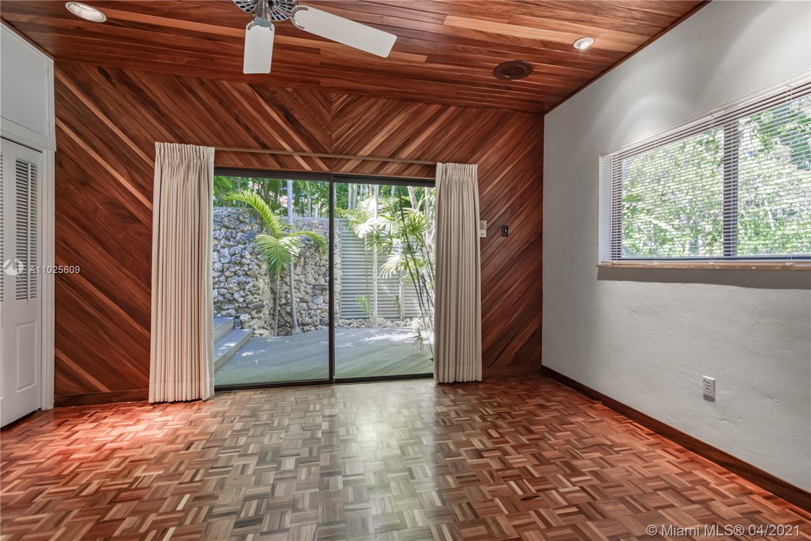 4141 La Playa Blvd Miami, FL 33133