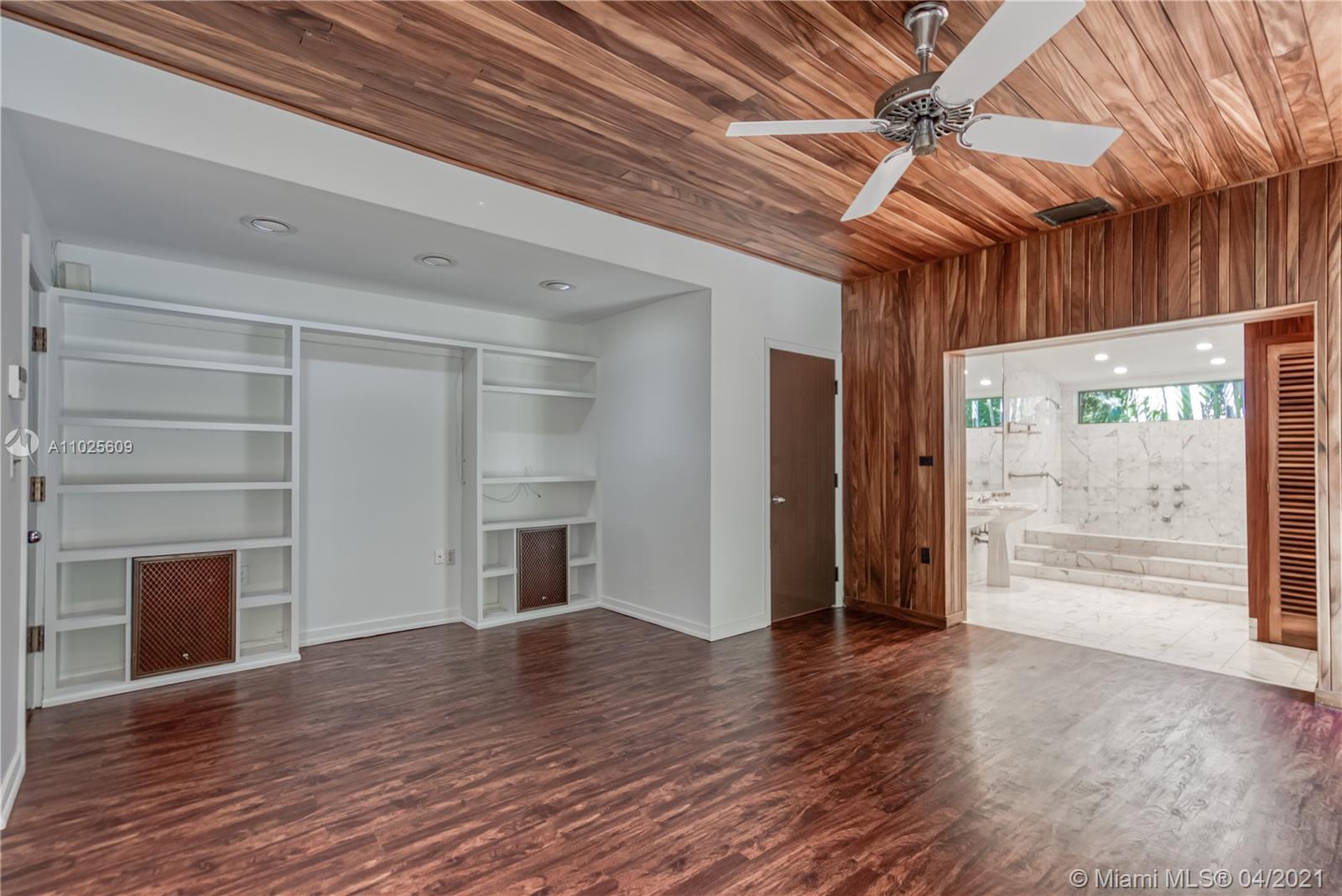 4141 La Playa Blvd Miami, FL 33133