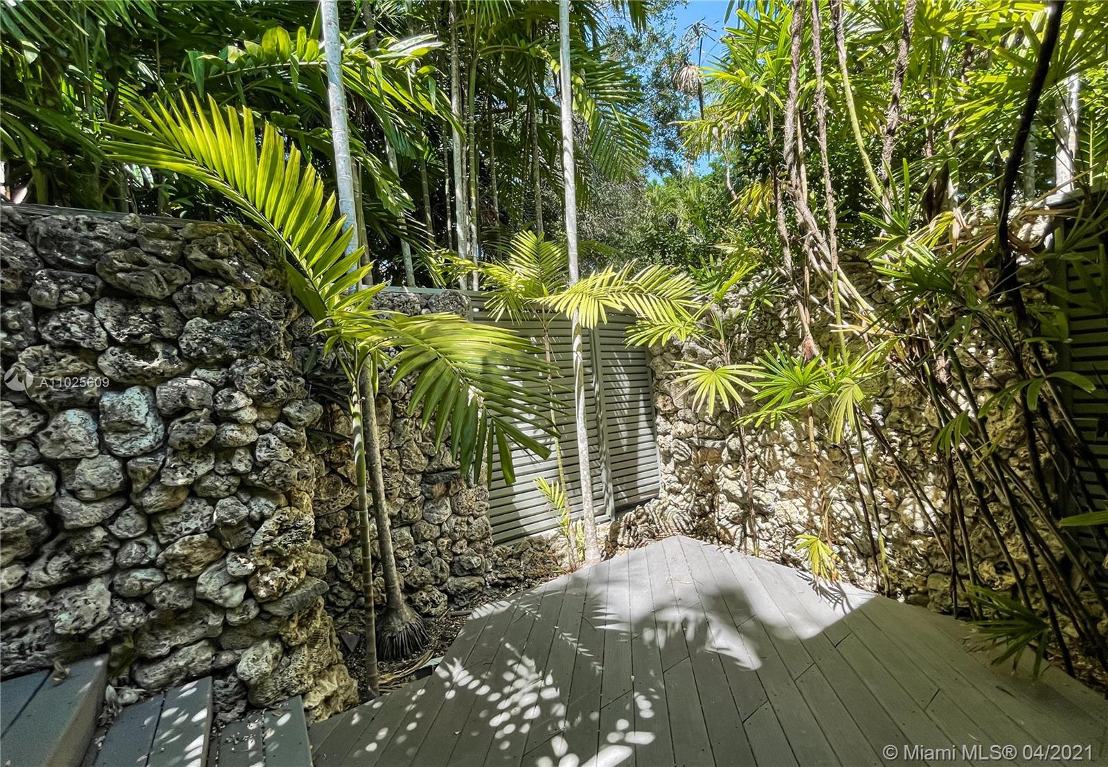 4141 La Playa Blvd Miami, FL 33133