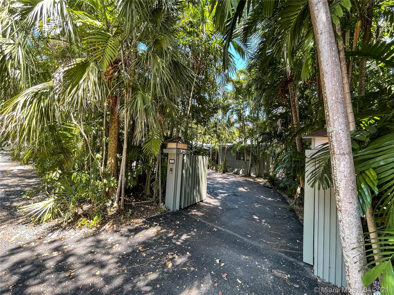 4141 La Playa Blvd Miami, FL 33133