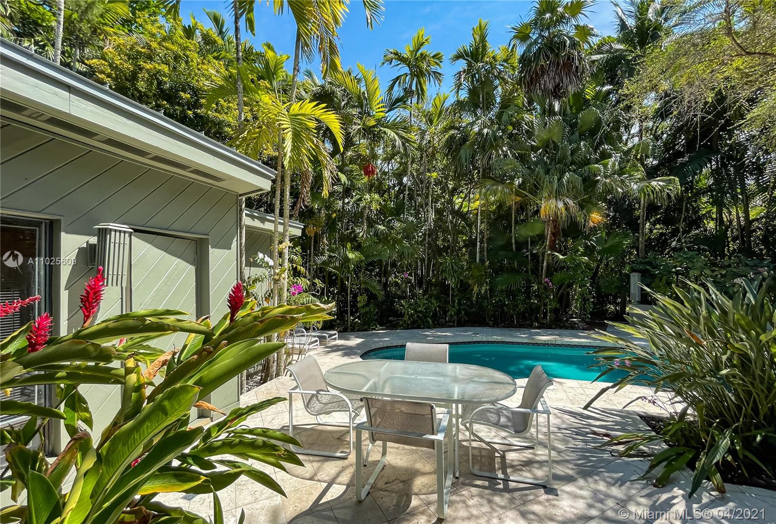 4141 La Playa Blvd Miami, FL 33133