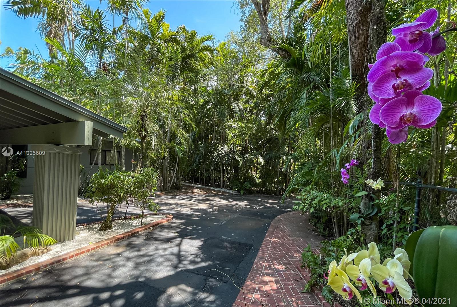 4141 La Playa Blvd Miami, FL 33133