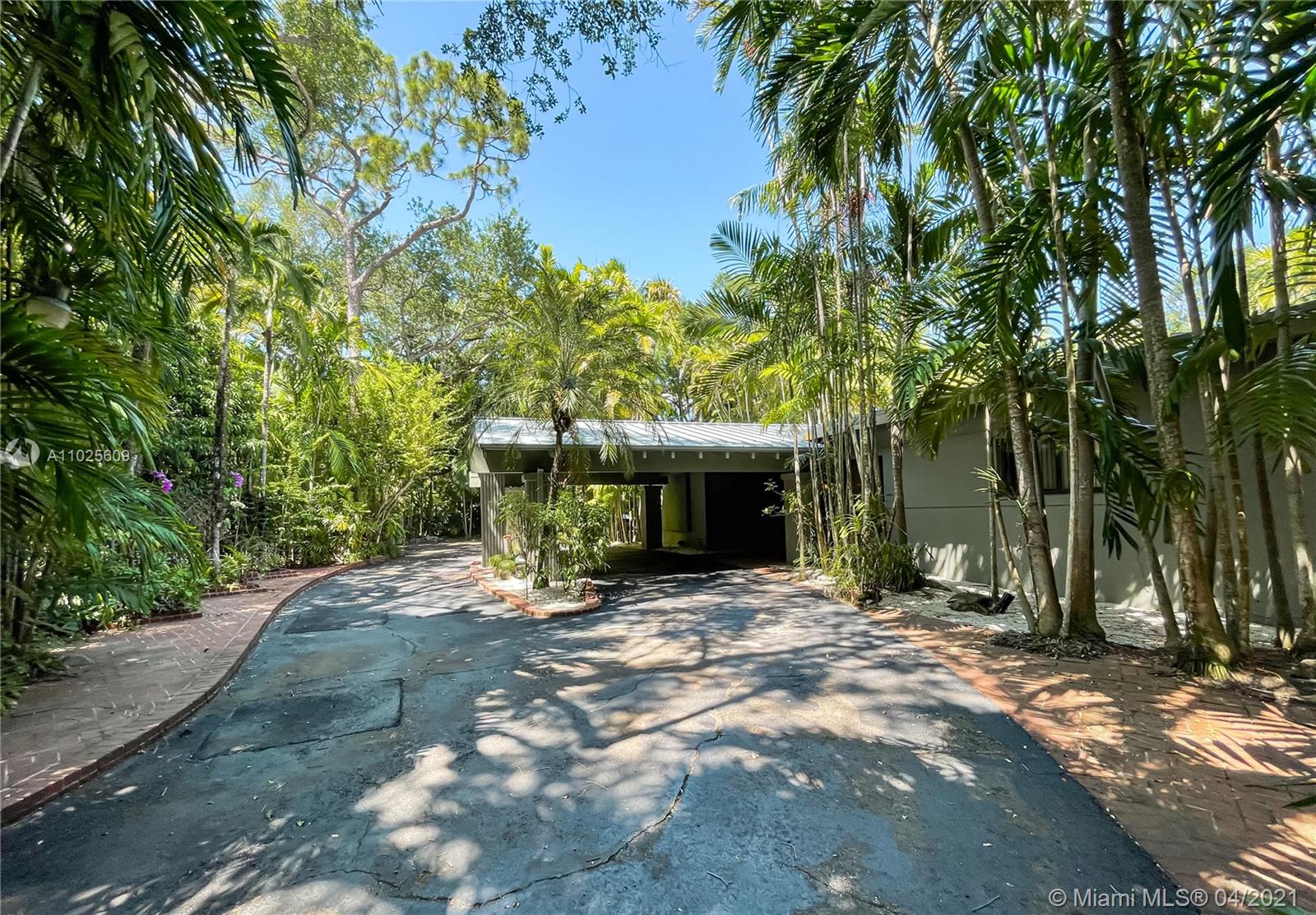 4141 La Playa Blvd Miami, FL 33133