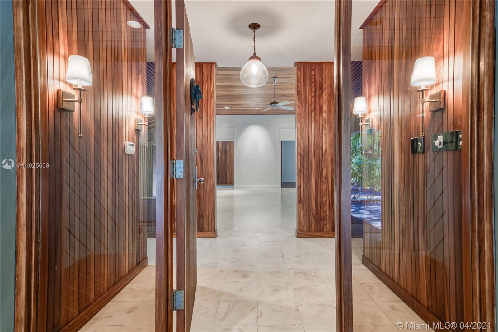 4141 La Playa Blvd Miami, FL 33133