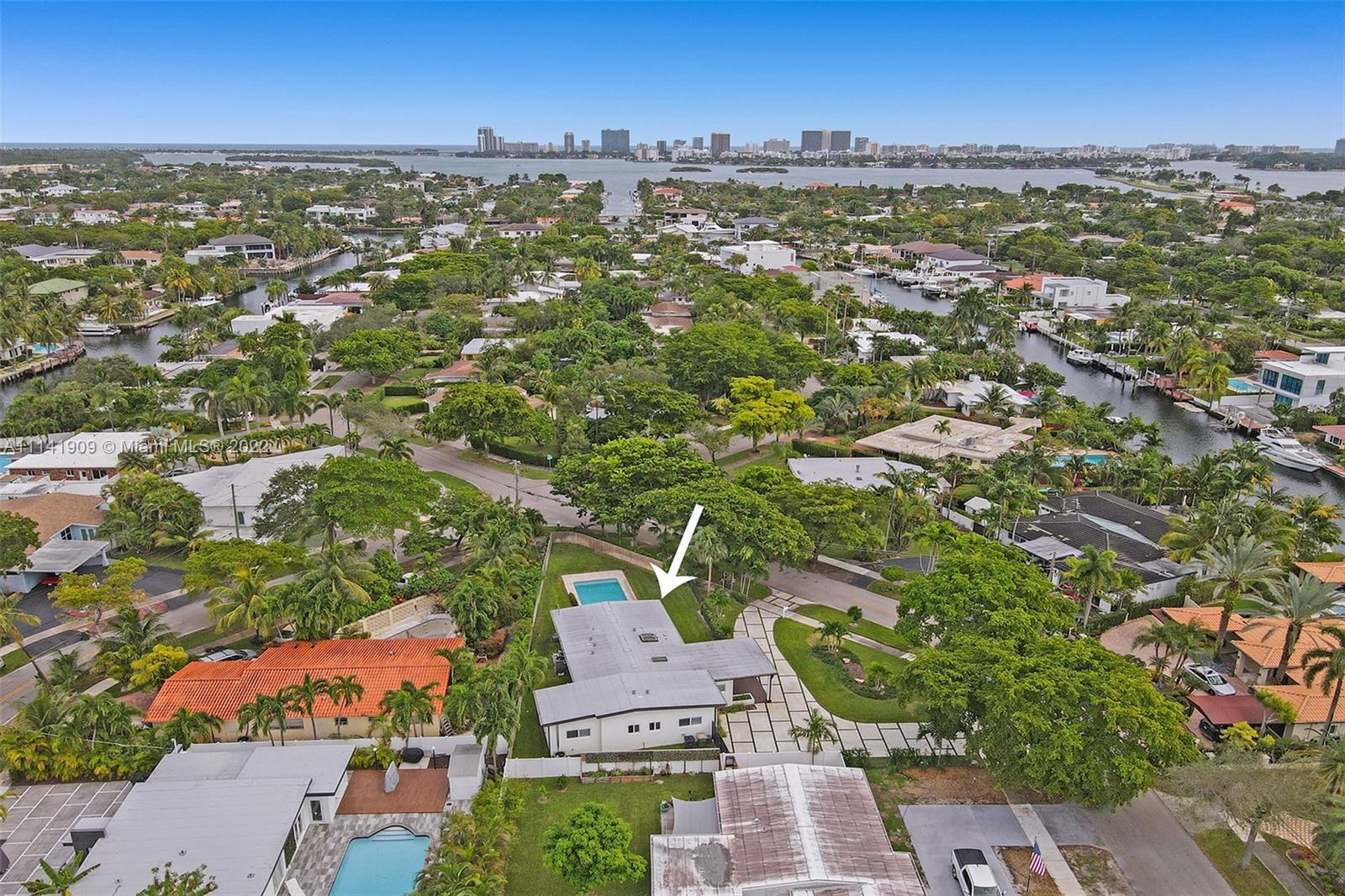 1965 S Hibiscus Dr,North Miami, FL 33181