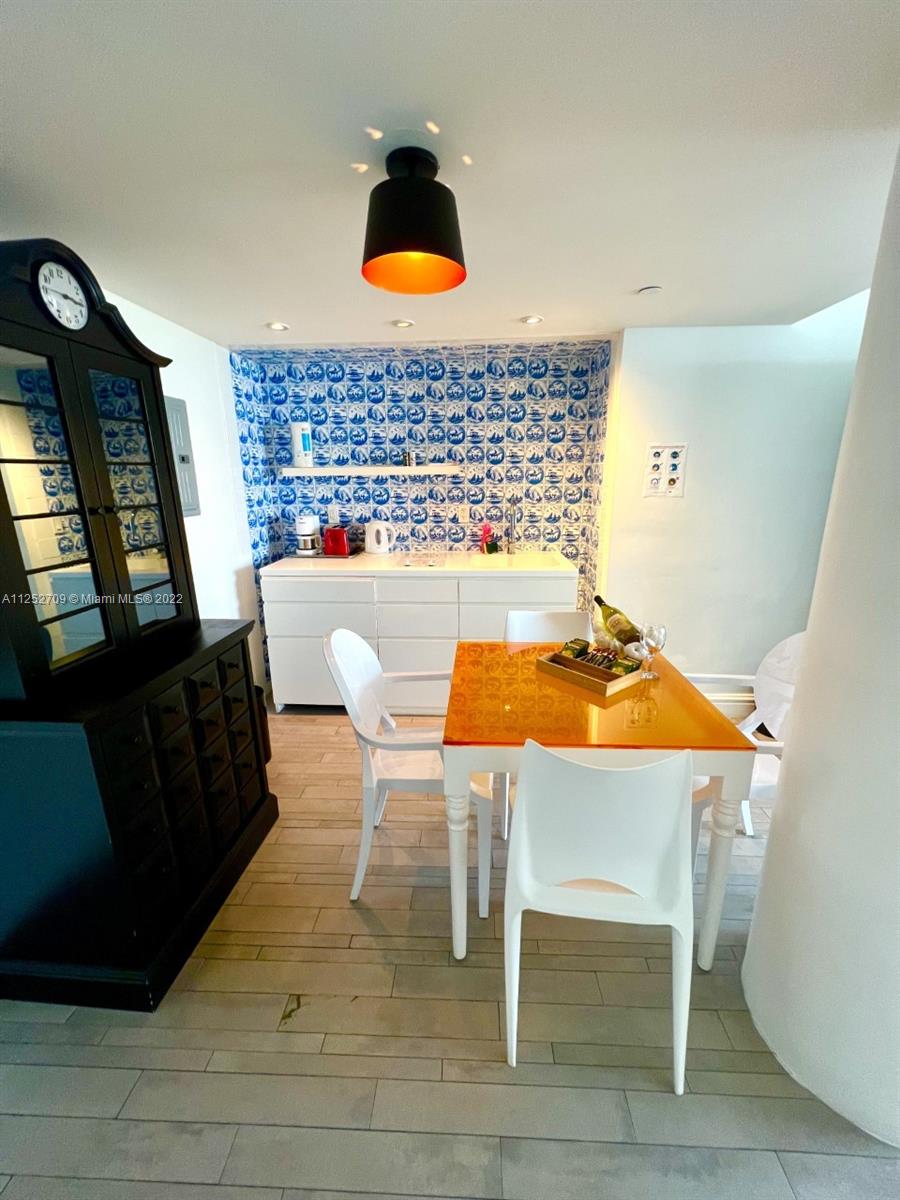 1100 West Ave #425