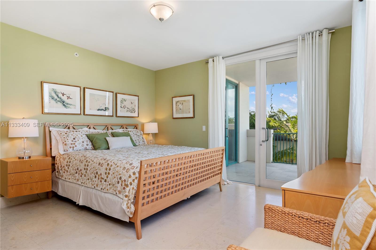 1660 W Glencoe St #302 Coconut Grove, FL 33133