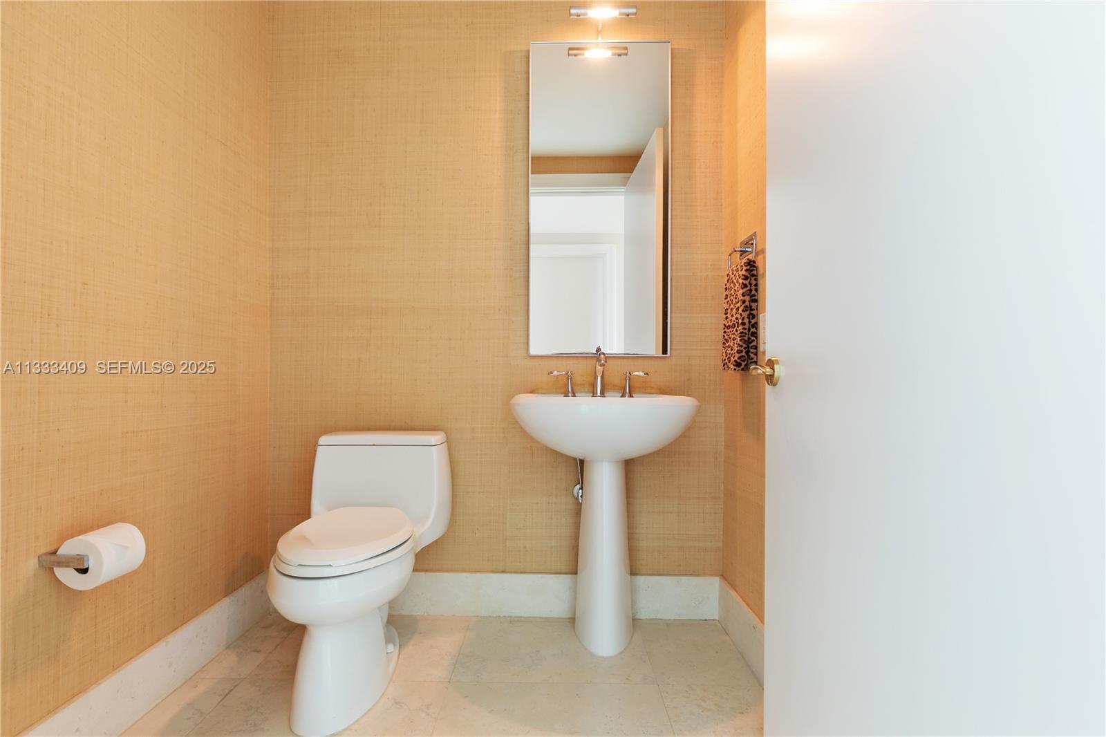 1660 W Glencoe St #302 Coconut Grove, FL 33133