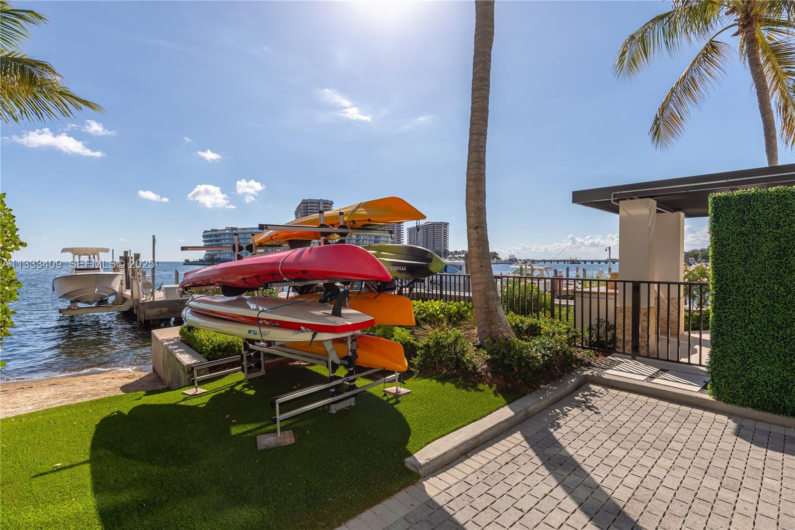 1660 W Glencoe St #302 Coconut Grove, FL 33133