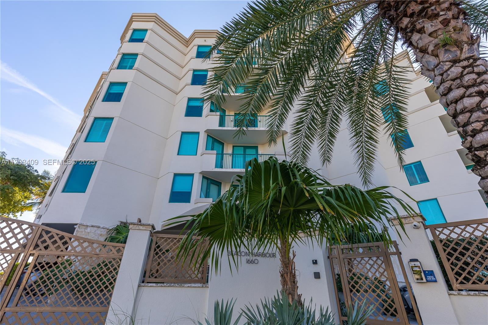 1660 W Glencoe St #302 Coconut Grove, FL 33133