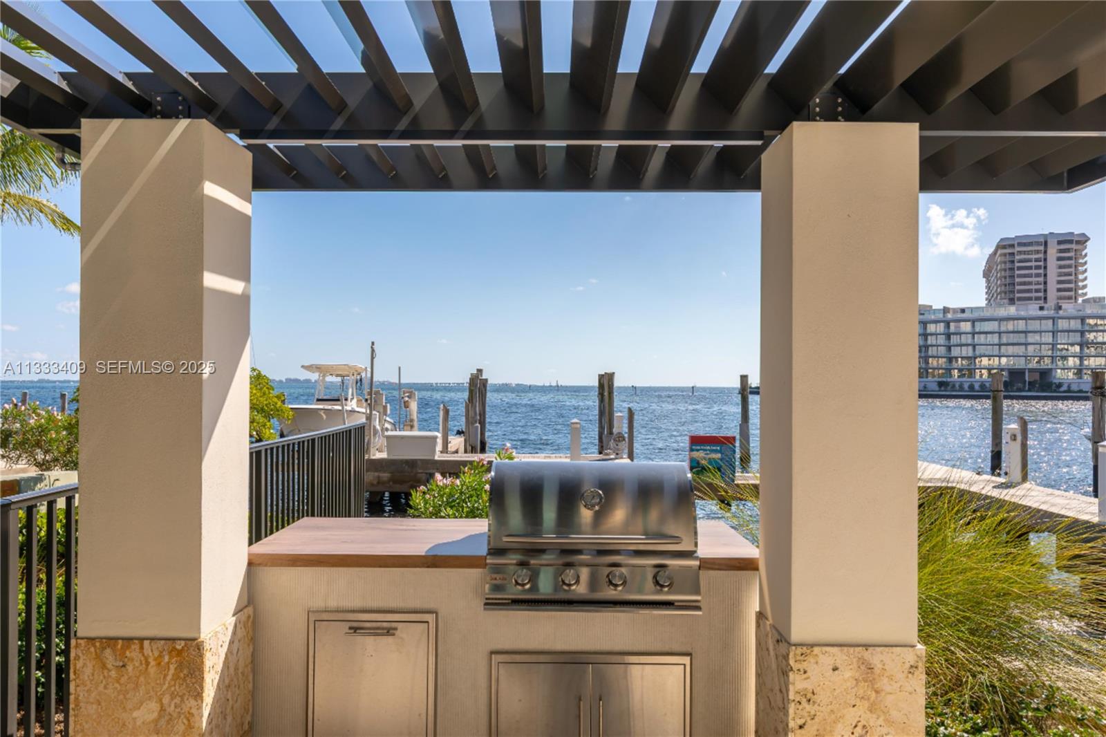 1660 W Glencoe St #302 Coconut Grove, FL 33133