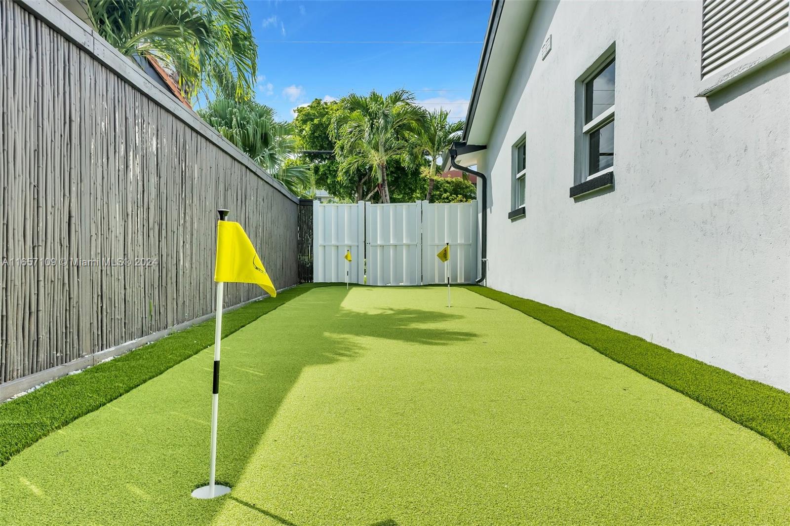 5220 NE 26th Ave Fort Lauderdale, FL 33308