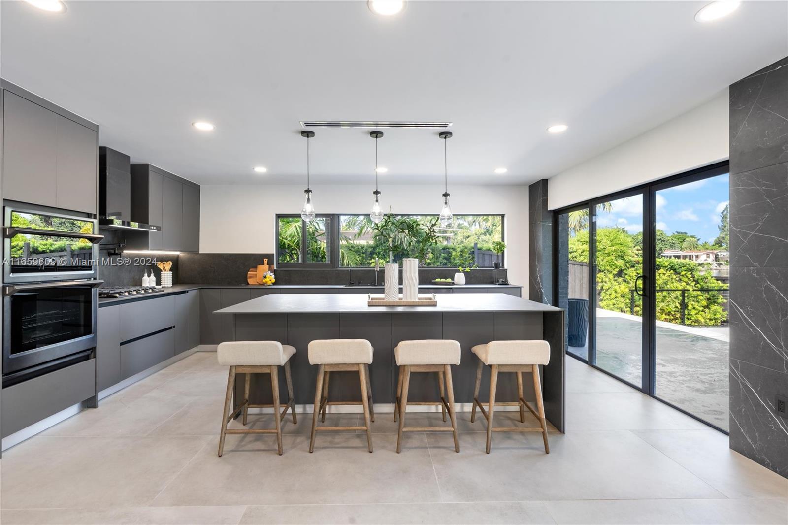 2261 NE 192nd St Miami, FL 33180