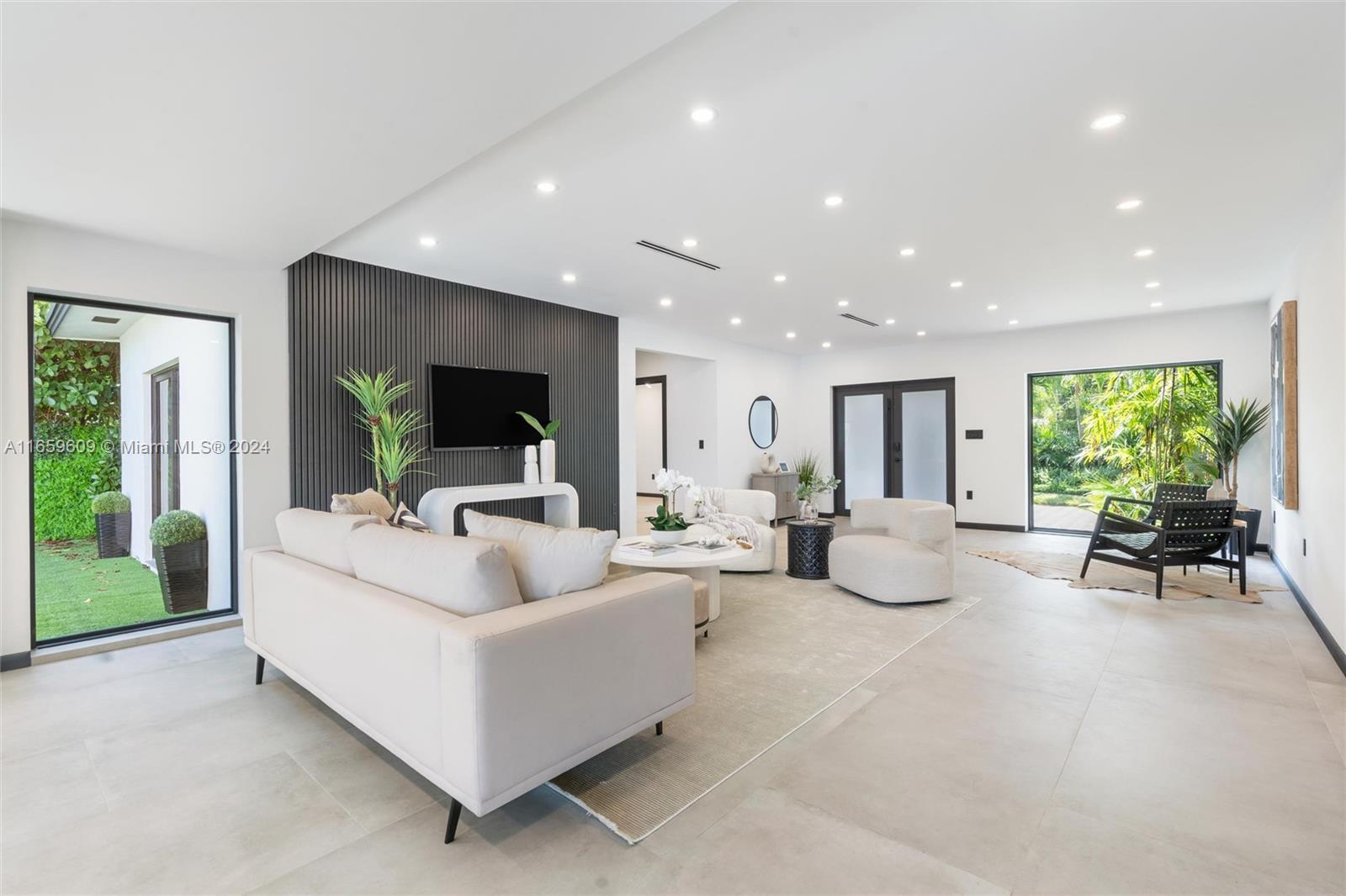 2261 NE 192nd St Miami, FL 33180