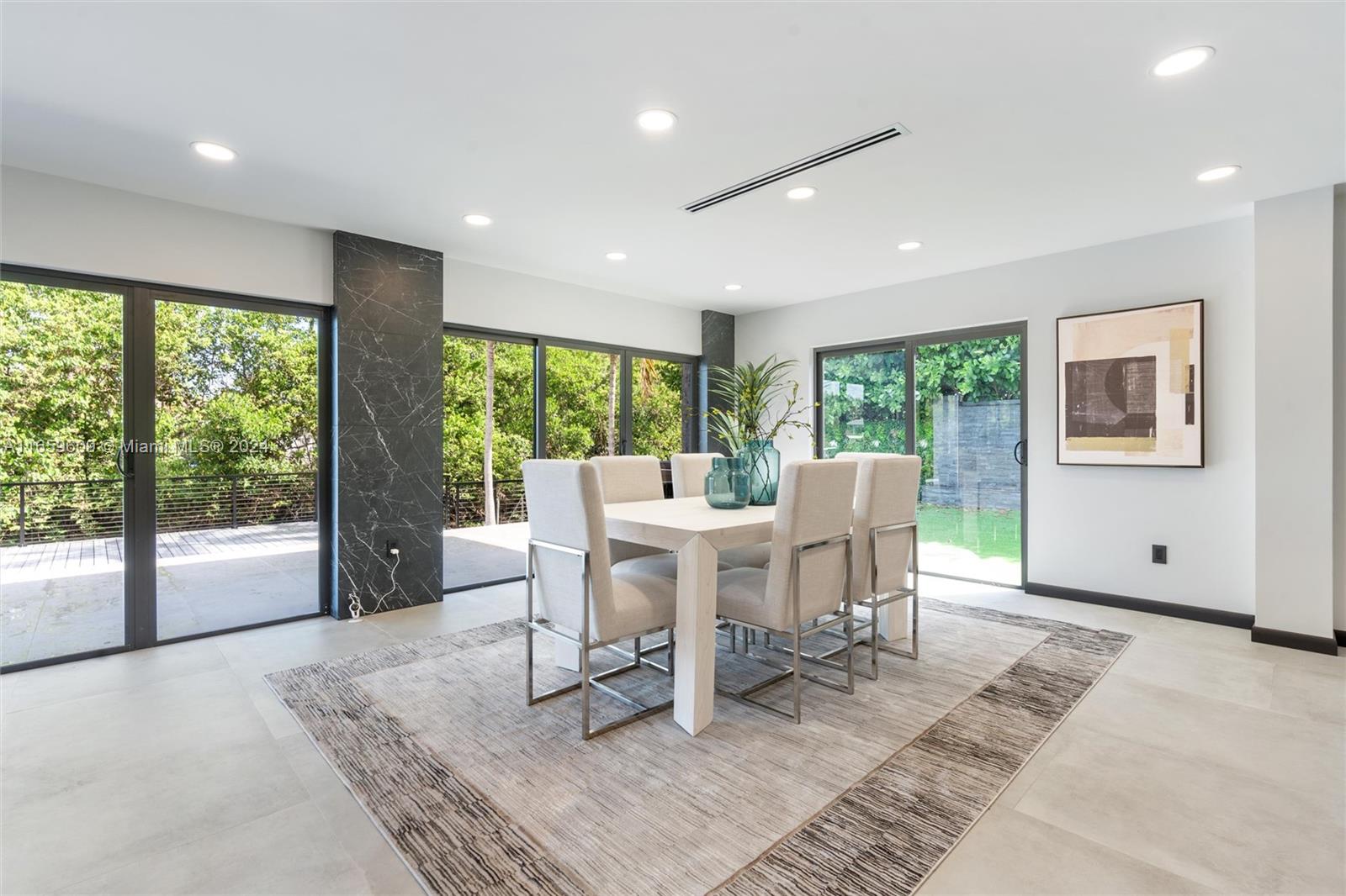 2261 NE 192nd St Miami, FL 33180