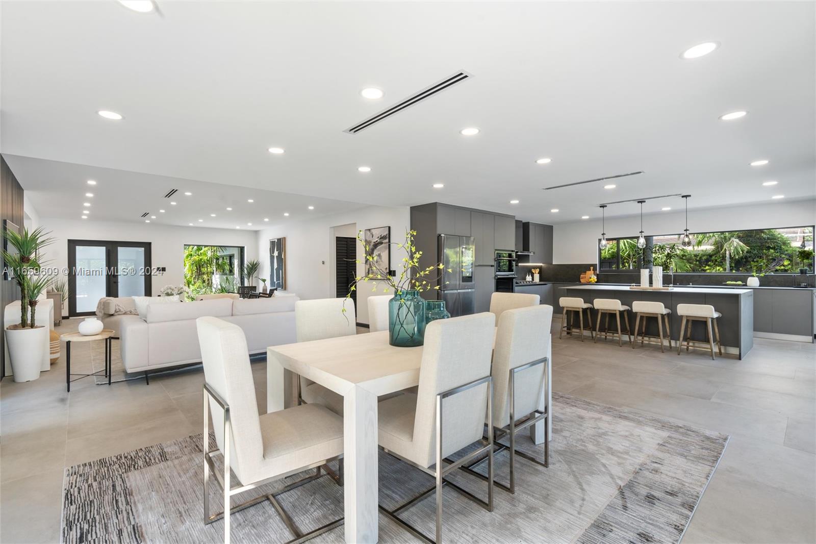 2261 NE 192nd St Miami, FL 33180