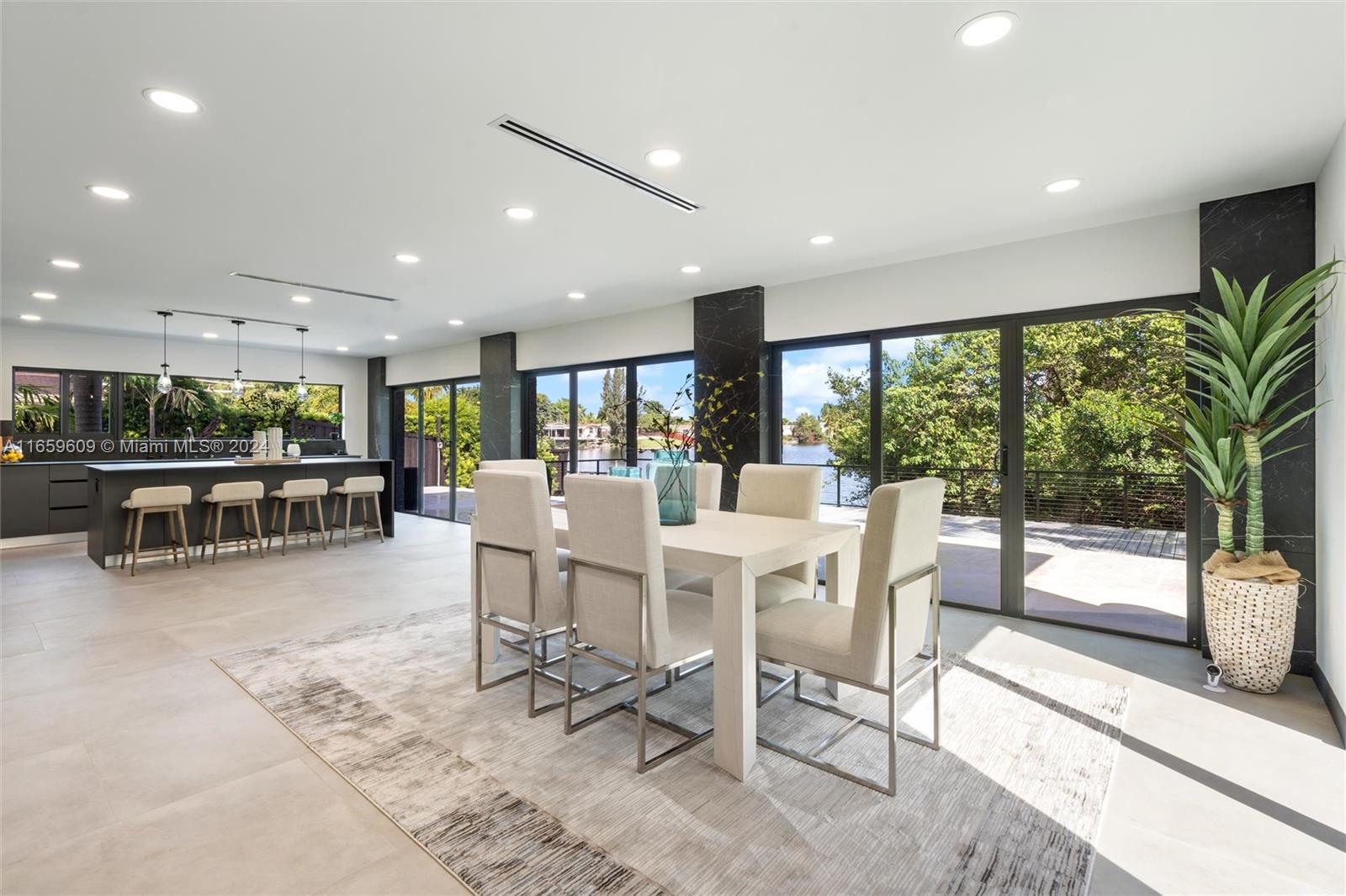 2261 NE 192nd St Miami, FL 33180