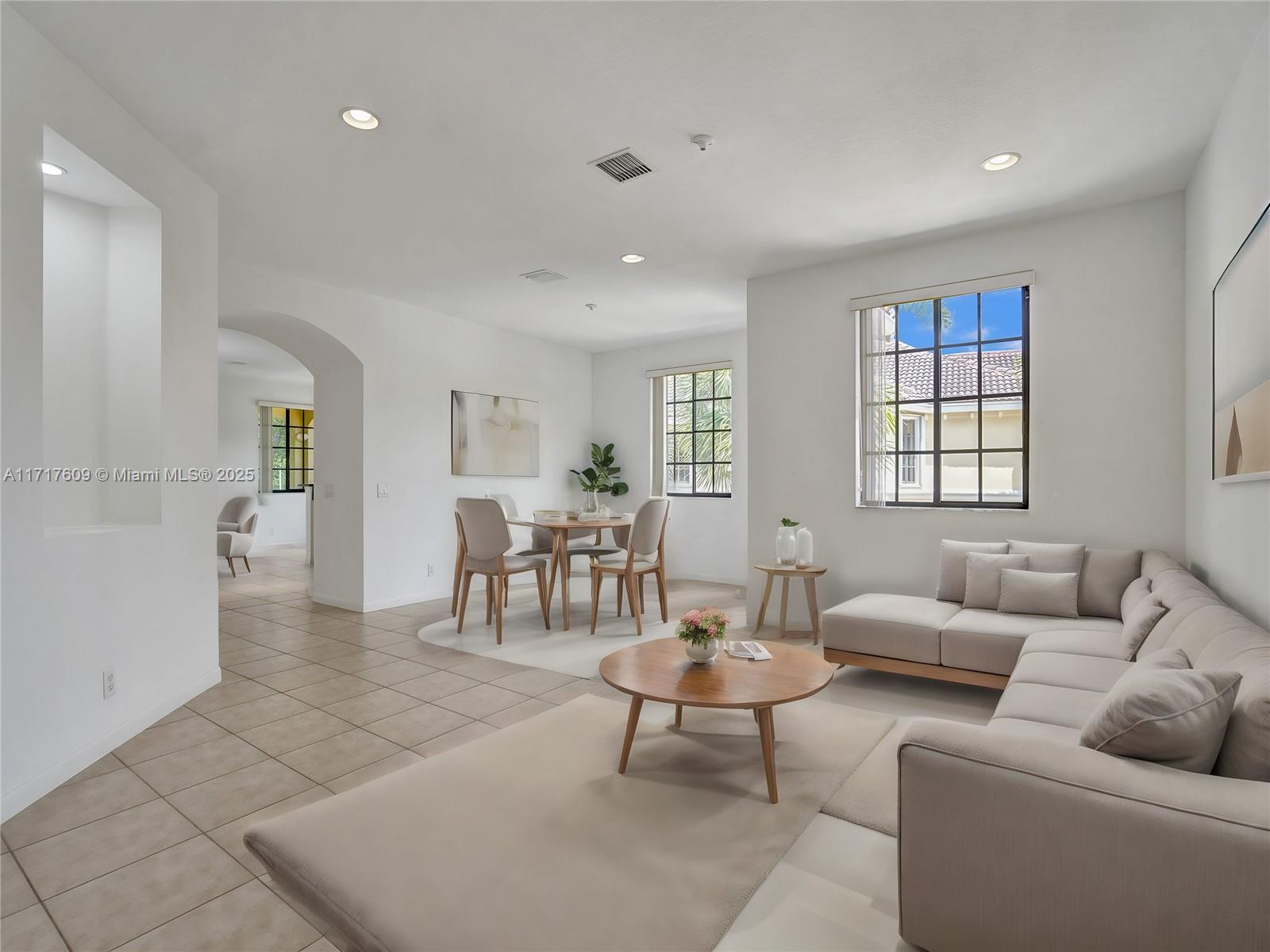 1689 Passion Vine Cir #21-4,Weston, FL 33326