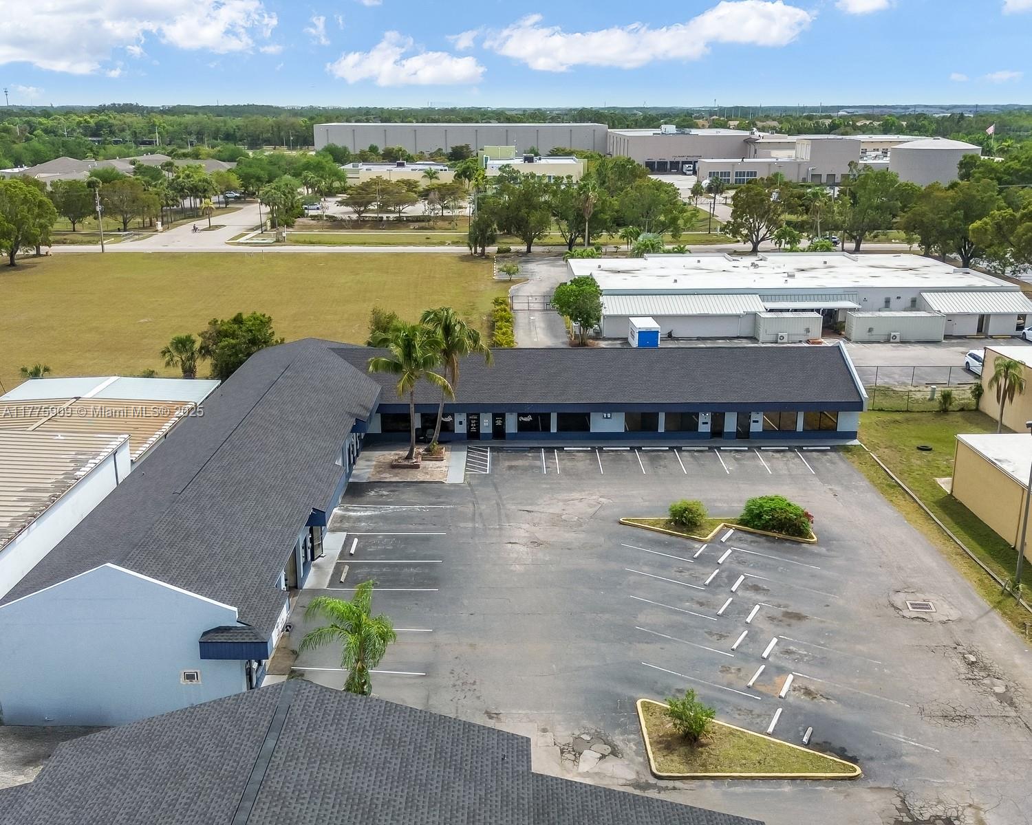 3775 Fowler St Fort Myers, FL 33901