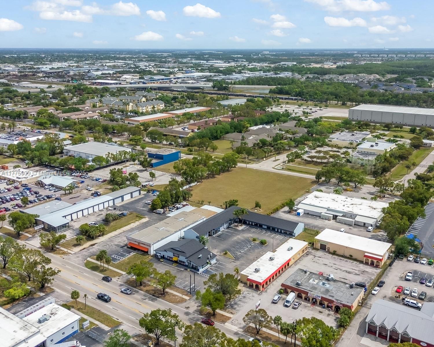 3775 Fowler St Fort Myers, FL 33901