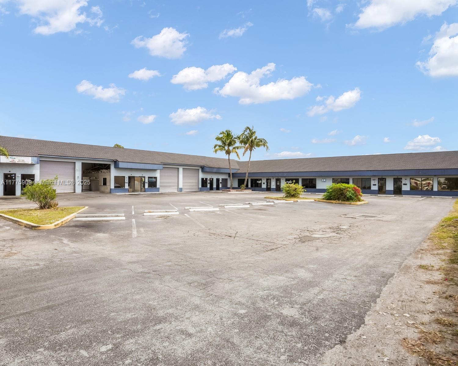 3775 Fowler St Fort Myers, FL 33901