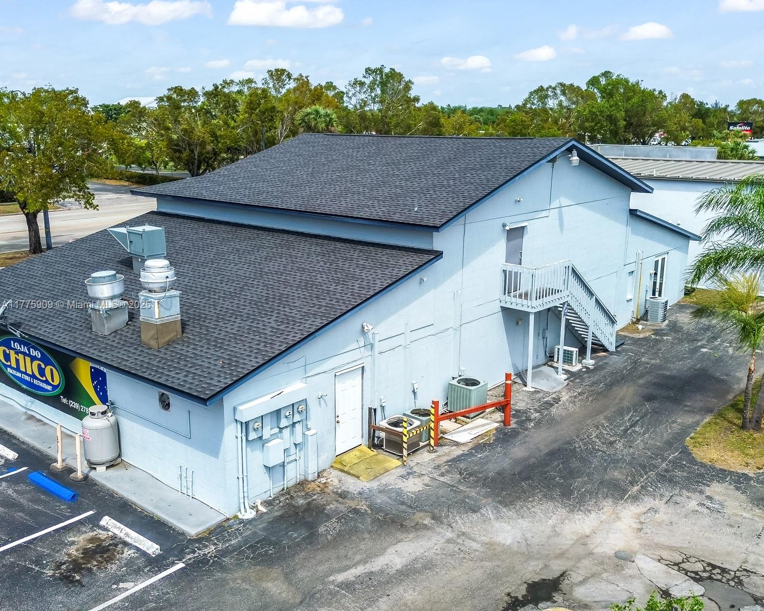 3775 Fowler St Fort Myers, FL 33901