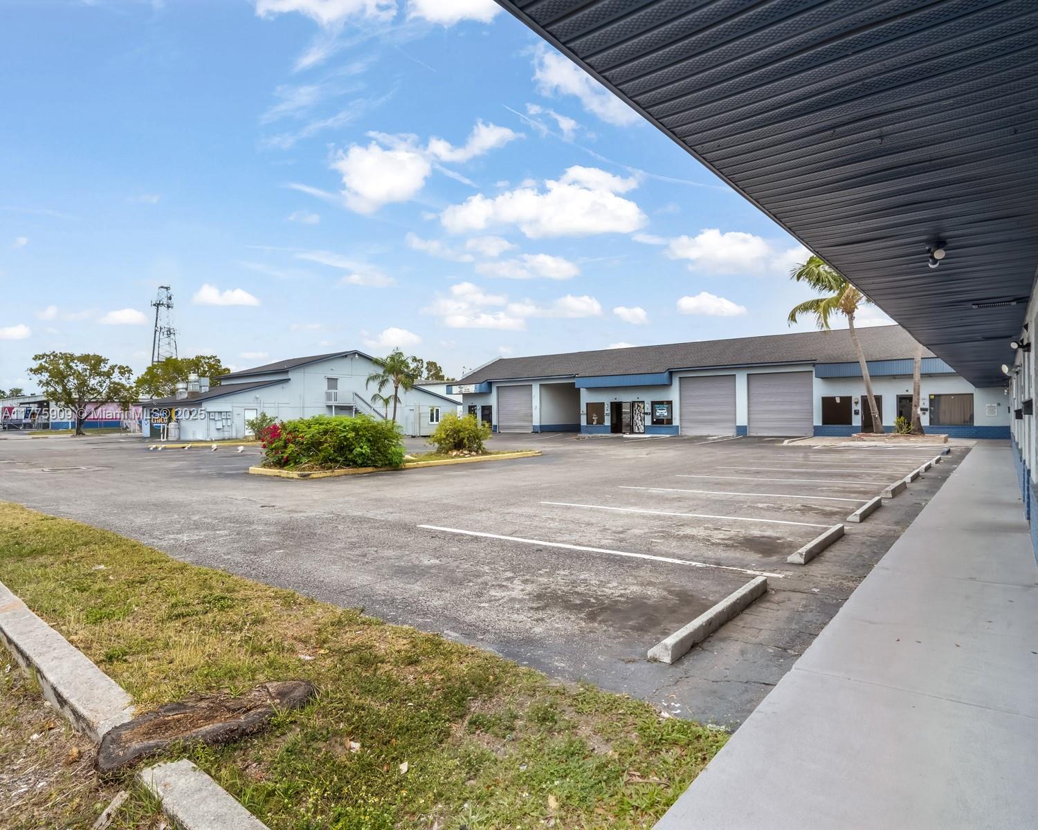 3775 Fowler St Fort Myers, FL 33901