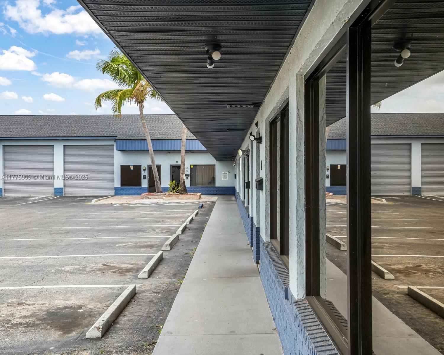 3775 Fowler St Fort Myers, FL 33901