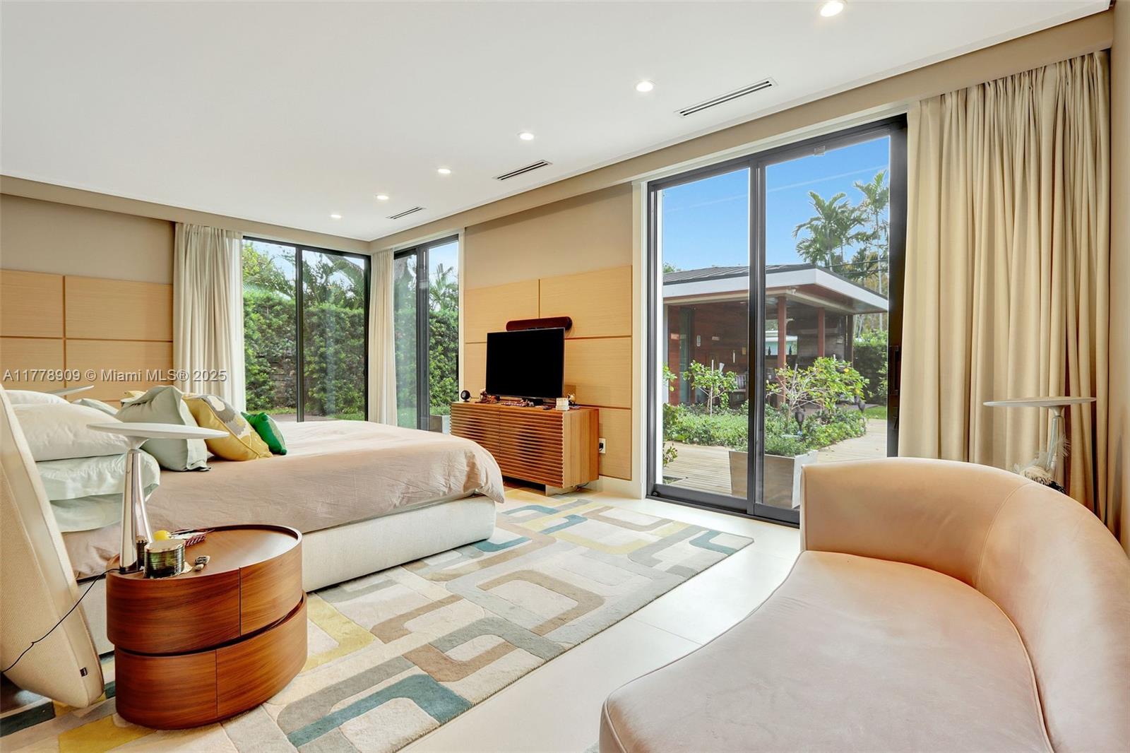 128 NE 94th St Miami Shores, FL 33138